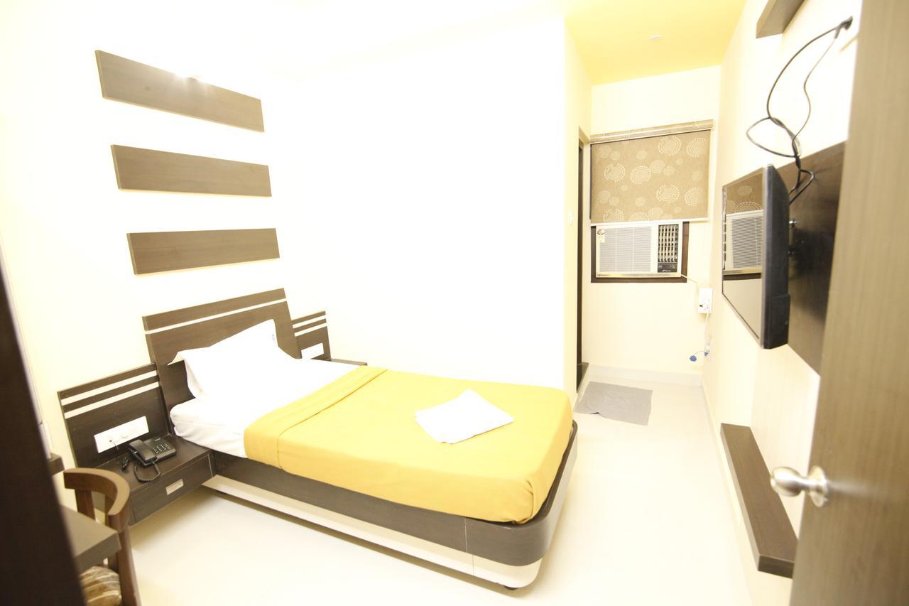 Hotel Kasi Inn Thanjavur ภายนอก รูปภาพ